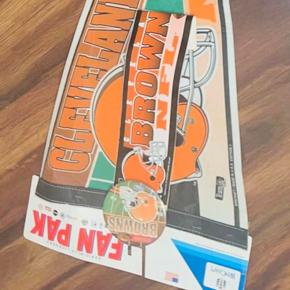 Cleveland Browns NFL  FUN PAK Pennant~Button~Sticker ~~WinCraft official VINTAGE - Picture 2 of 9